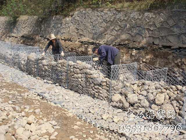 賓格網(wǎng)石籠.jpg 賓格網(wǎng)石籠.jpg