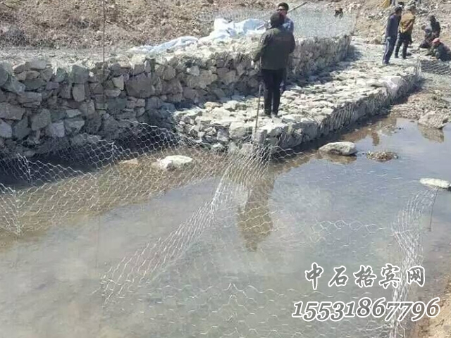 鉛絲石籠.jpg 鉛絲石籠.jpg