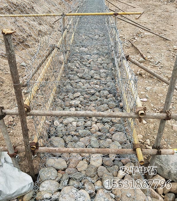 鉛絲籠施工.jpg 鉛絲籠施工.jpg